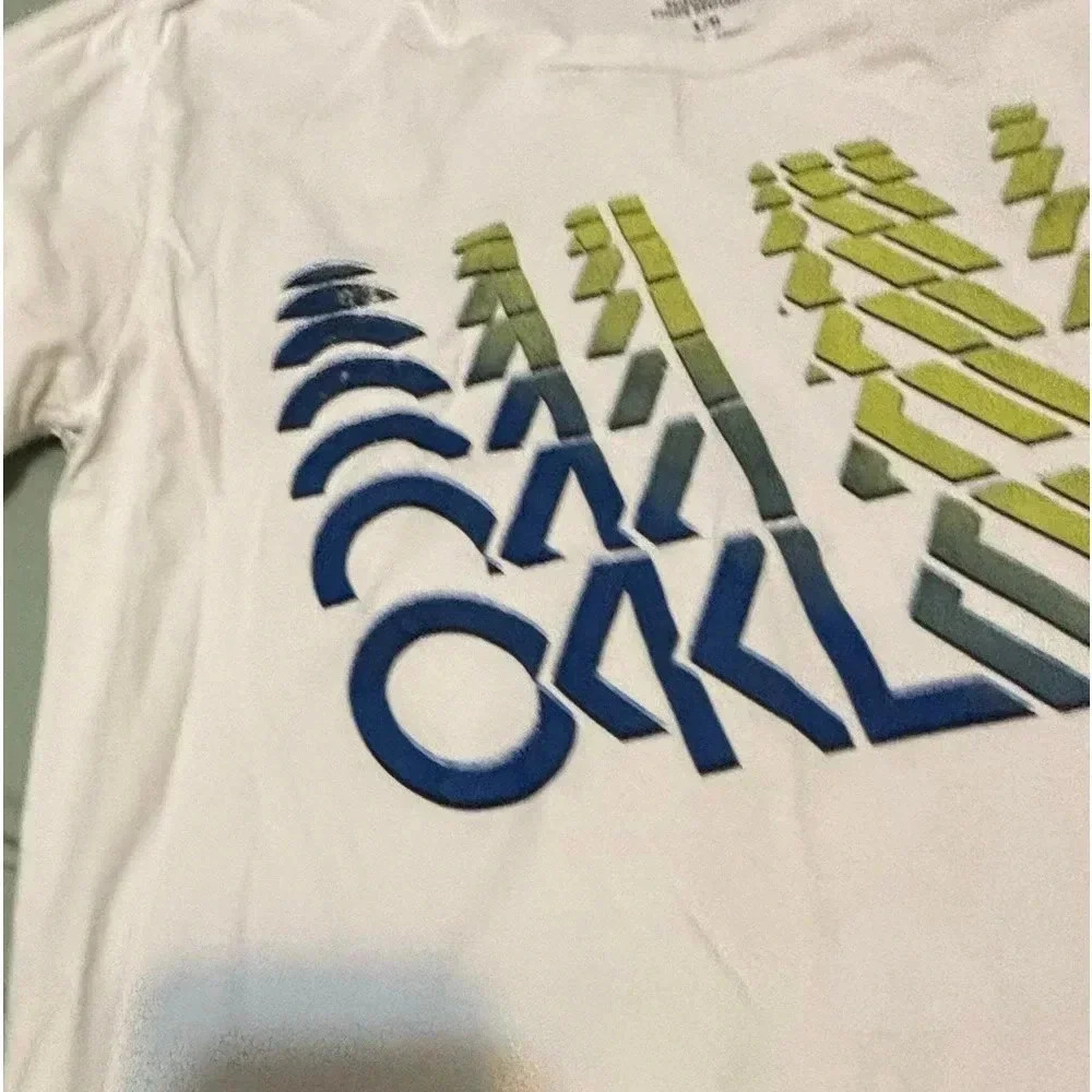 Oakley White Long Sleeve Tee w/Blue & Green Logo Large. No stains - Picture 4 of 12